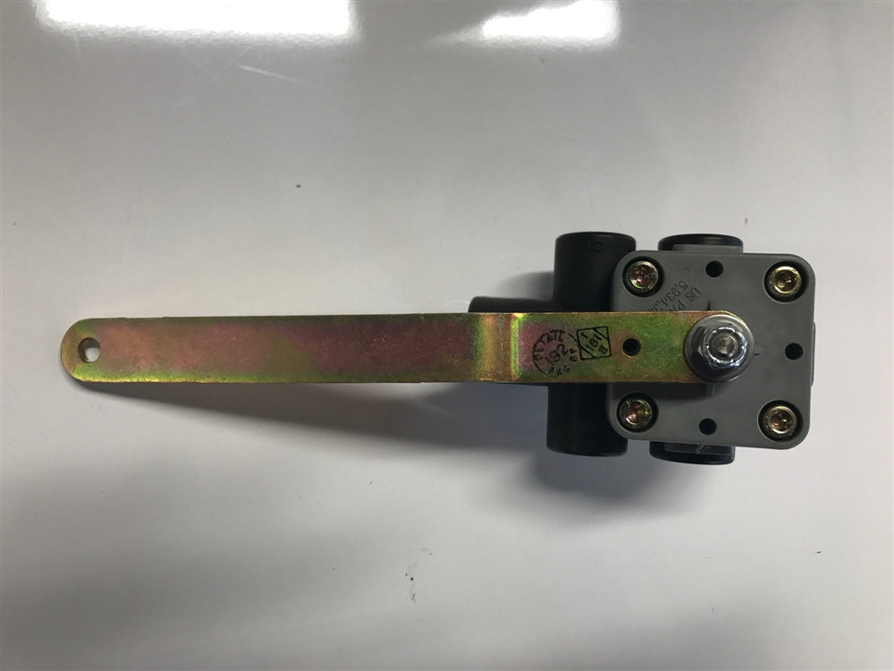 Leveling Valve & Bracket - LINK-800M0197